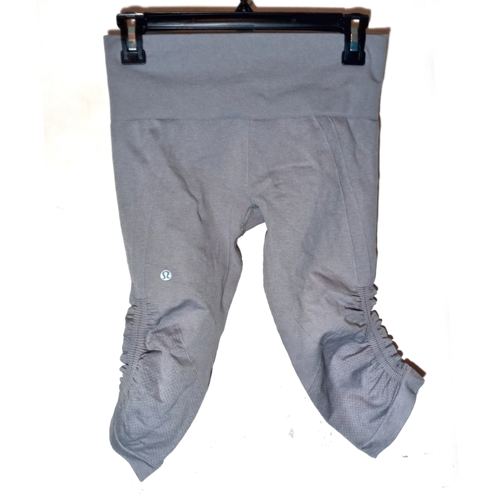 Lululemon Grey Cropped Compression Leggings